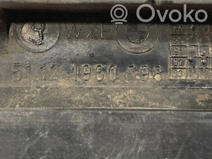 Rear bumper mounting bracket