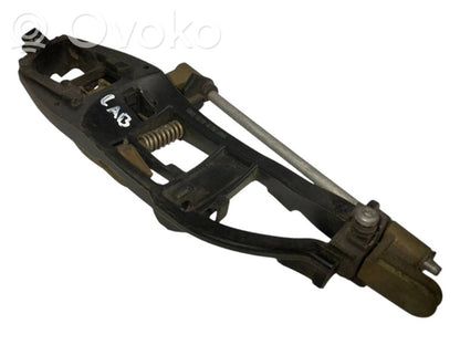 Aizmugurē turētājs / kronšteins ārējam atvēršanas rokturim