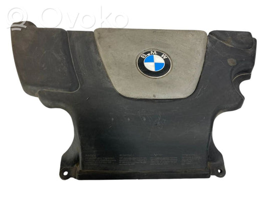 Dzinēja pārsegs (dekoratīva apdare)