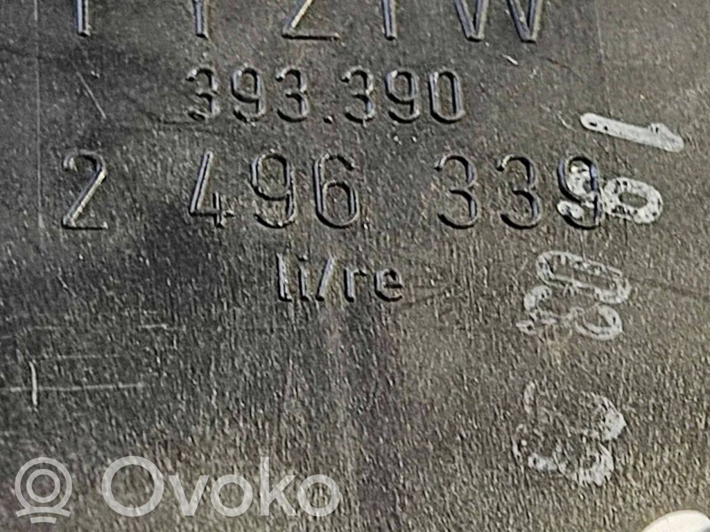 Aizmugurējais lukturis virsbūvē