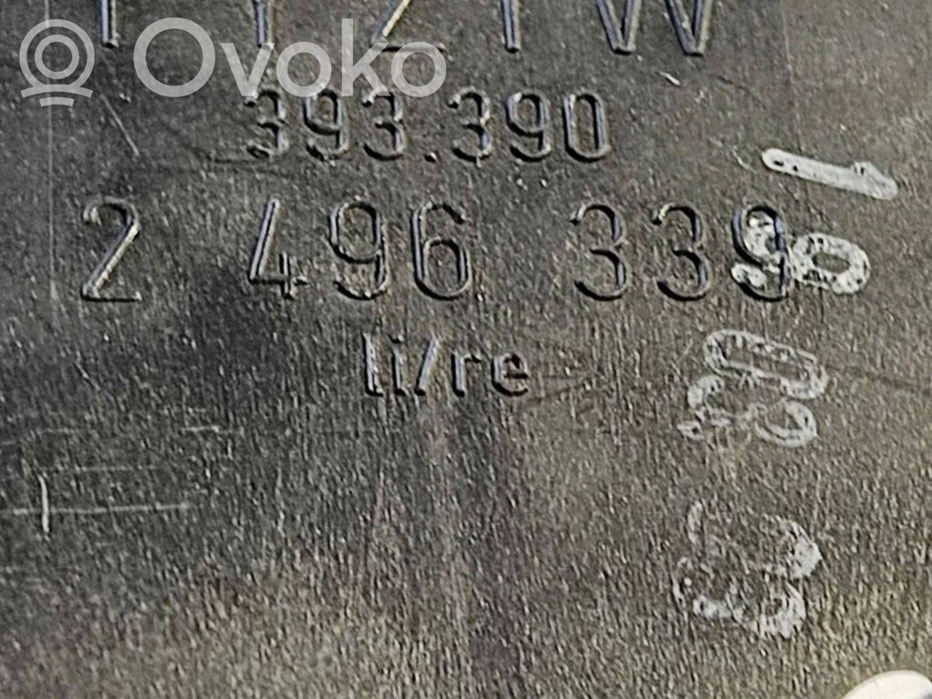 Aizmugurējais lukturis virsbūvē