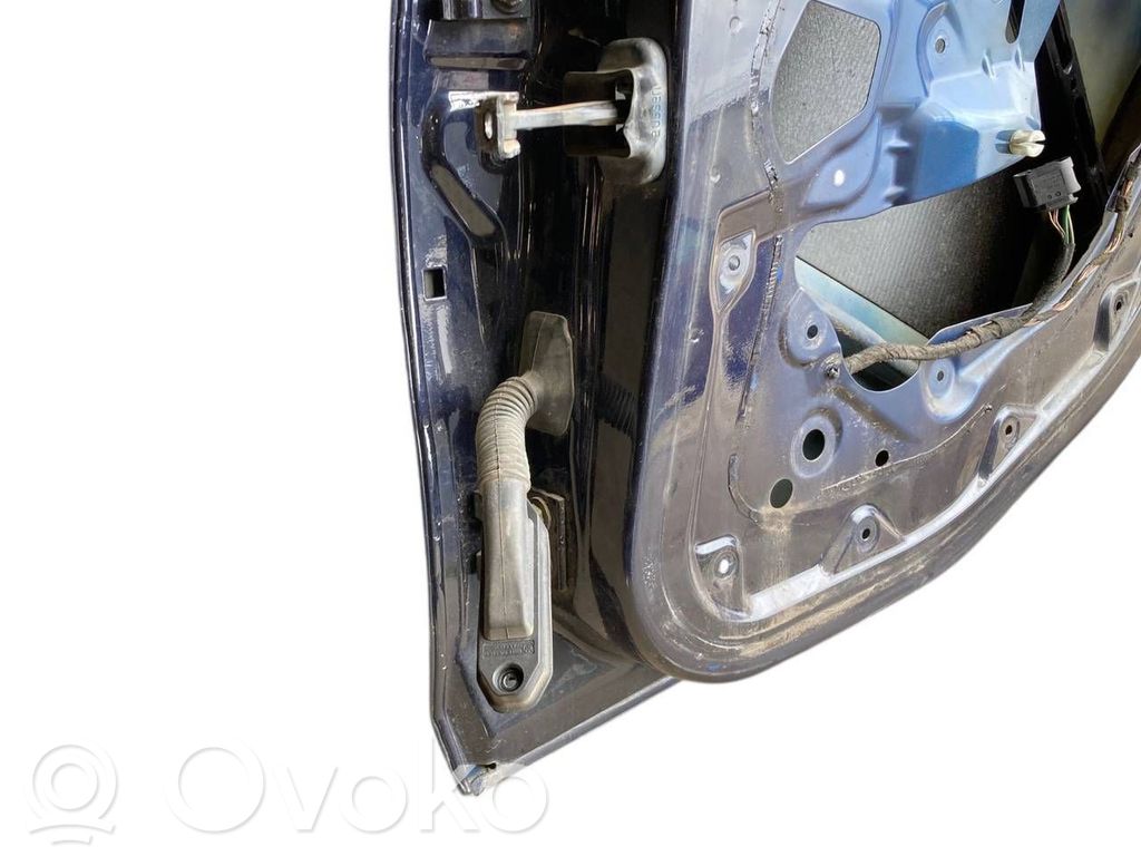 Aizmugurējās durvis