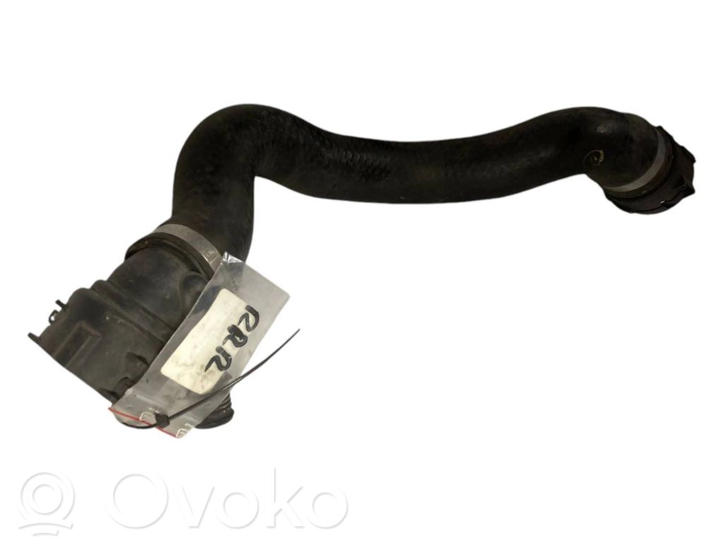 Caurulīte (-es) / šļūtene (-es)