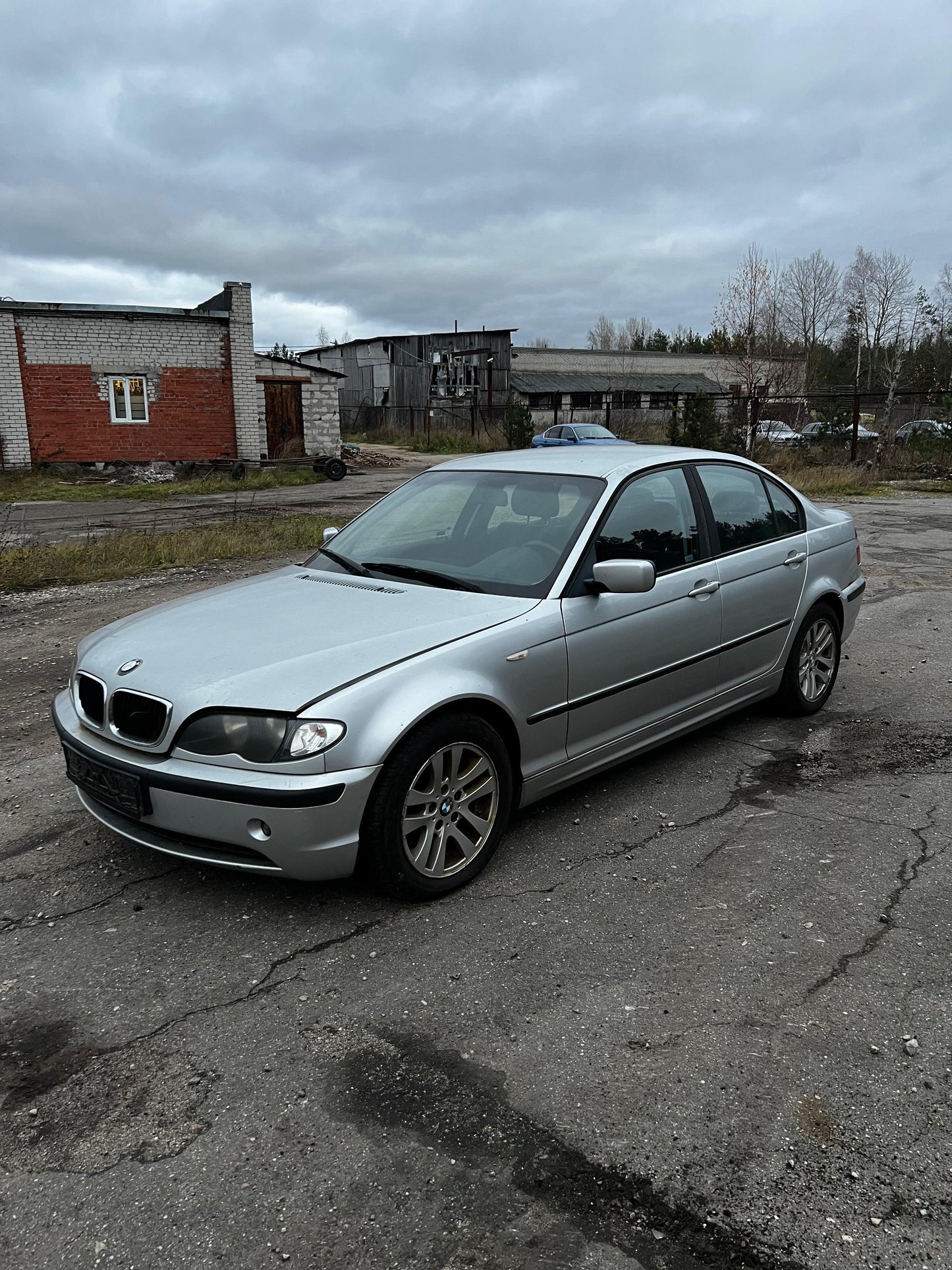 BMW 320 2002.G. rezerves daļas