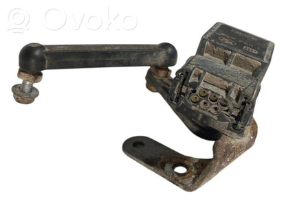 Augstuma sensors (priekšējo lukturu)