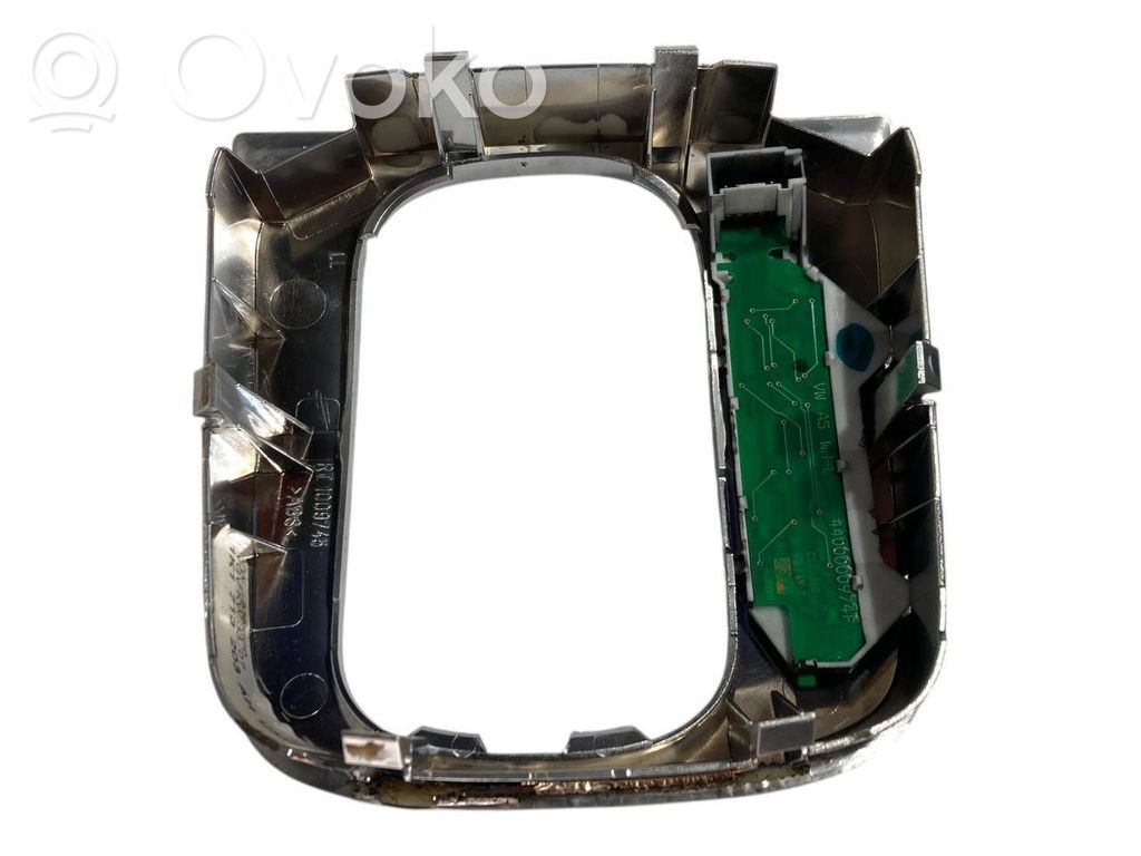 Ātrumu pārslēgšanas sviras dekoratīvā apdare (plastmasas)