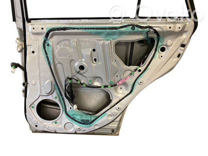 Aizmugurējās durvis