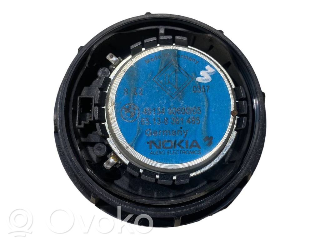 Skaļrunis (-i) priekšējās durvīs