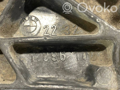 Pārnesumkārbas stiprinājuma kronšteins