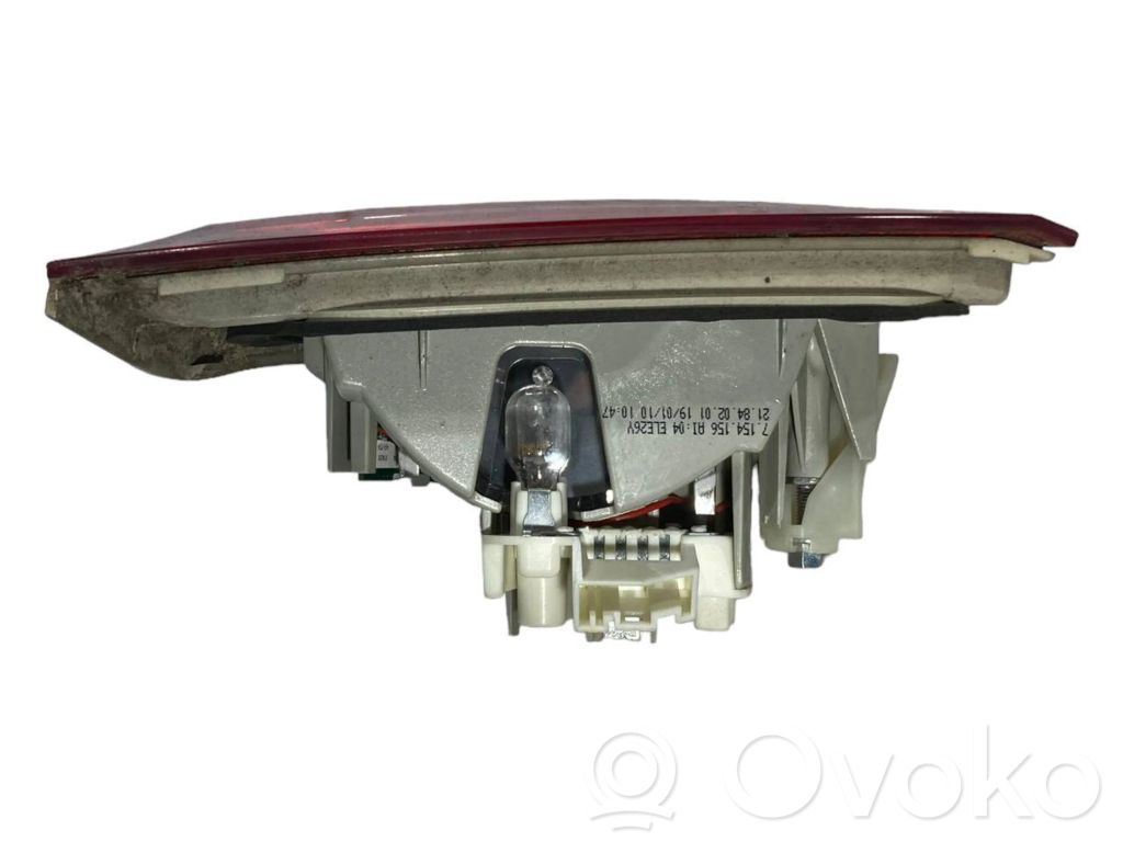 Aizmugurējais lukturis pārsegā