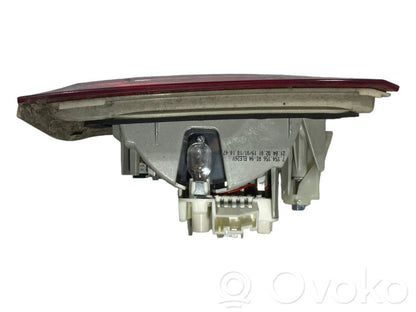 Aizmugurējais lukturis pārsegā