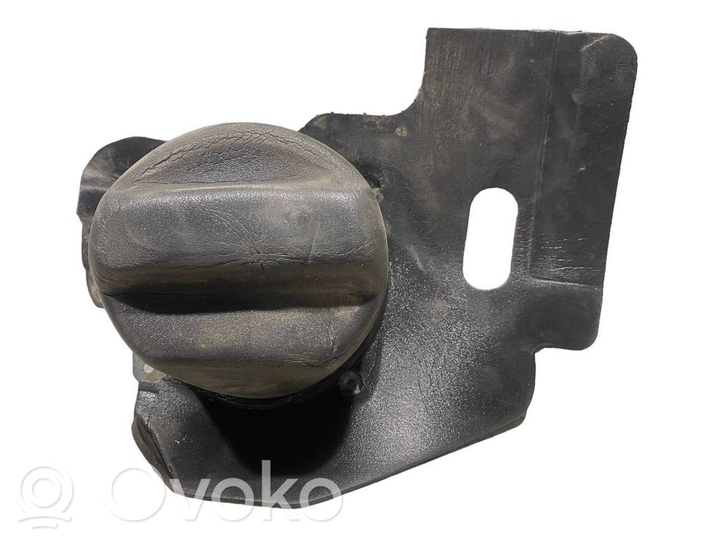 Augsto frekvenču skaļrunis (-i) priekšējās durvīs