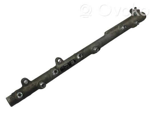 Fuel main pipe