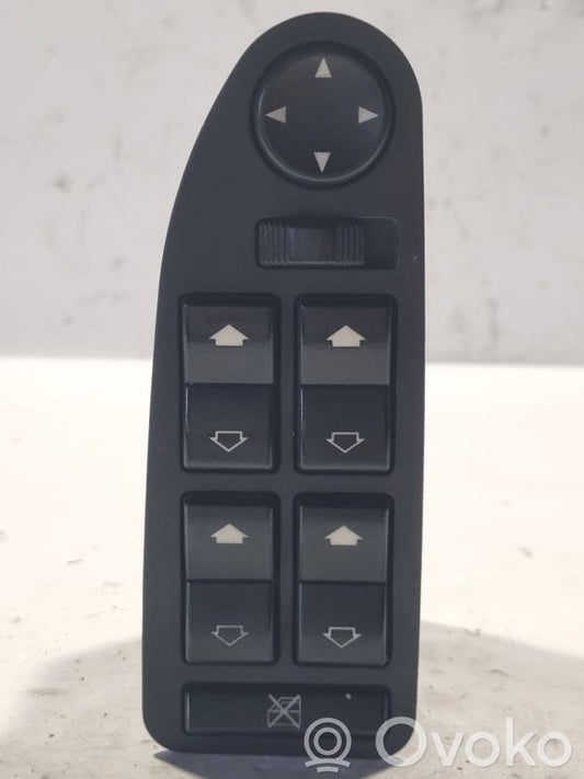 Window lift control switch(es)