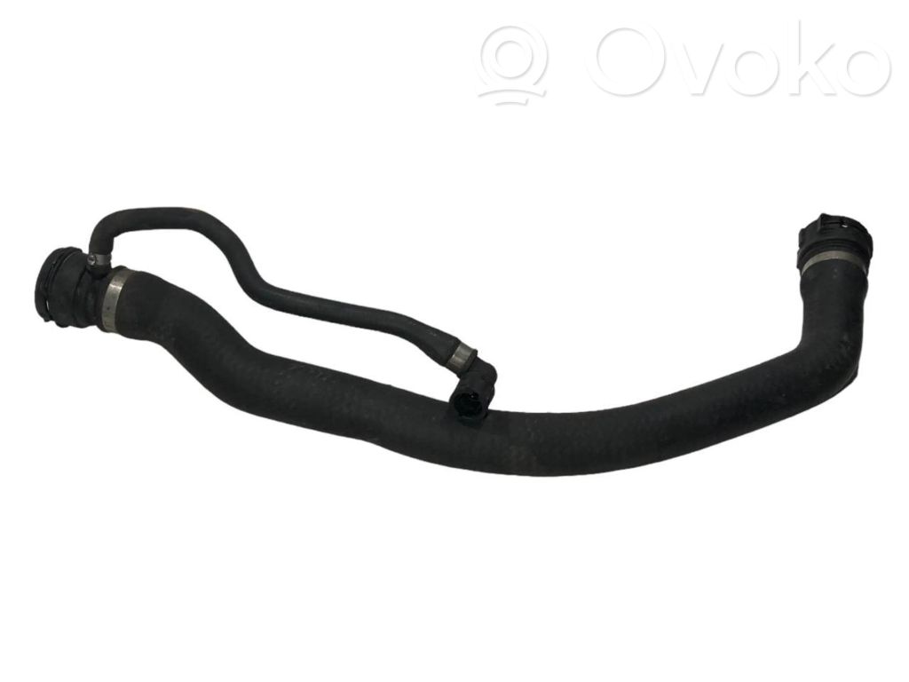 Caurulīte (-es) / šļūtene (-es)