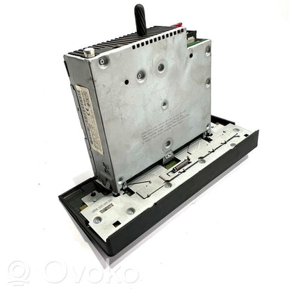 Radio / CD/DVD atskaņotājs / navigācija