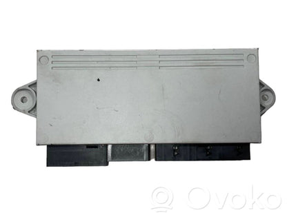 Durvju vadības bloks