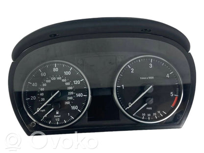 Speedometer (in the instrument panel)