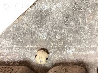 Priekšpusē bampera sija / balka