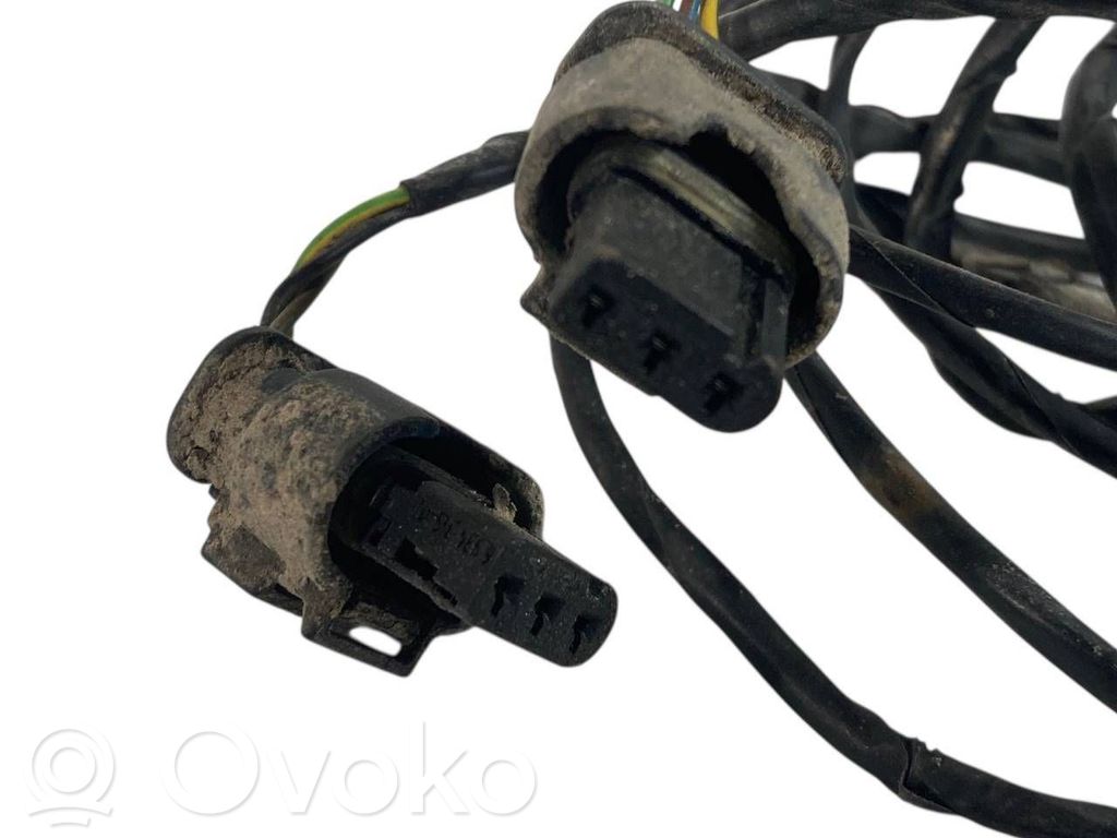 Parkošanas (PDC) sensoru vadu instalācija