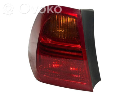 Aizmugurējais lukturis virsbūvē