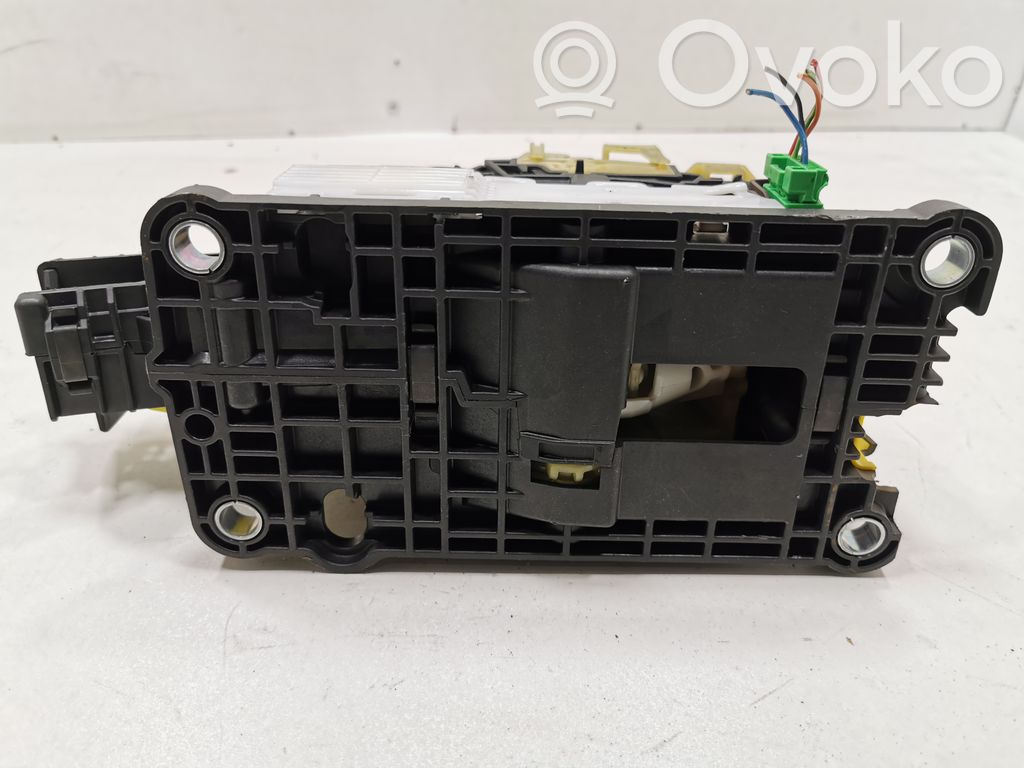 Switching mechanism (sliding mechanism)