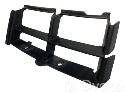 Apakšējais režģis (trīsdaļīgs)