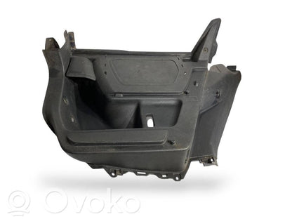 Bagāžnieka sānu apakšējās apdares panelis