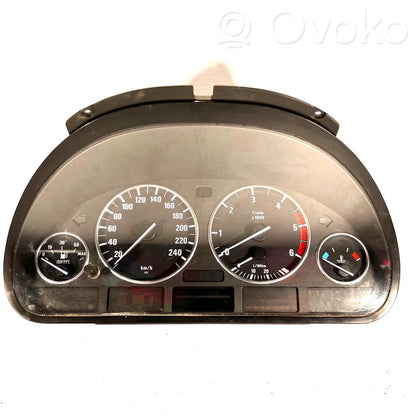 Speedometer (in the instrument panel)