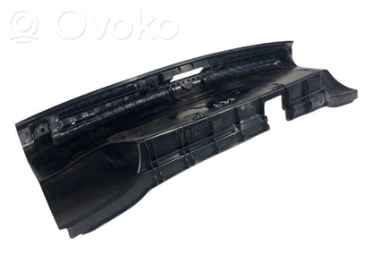 Bagāžnieka sliekšņa dekoratīvā apdare