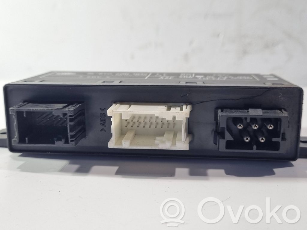 Durvju vadības bloks