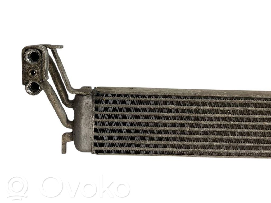 Dzinēja eļļas radiators