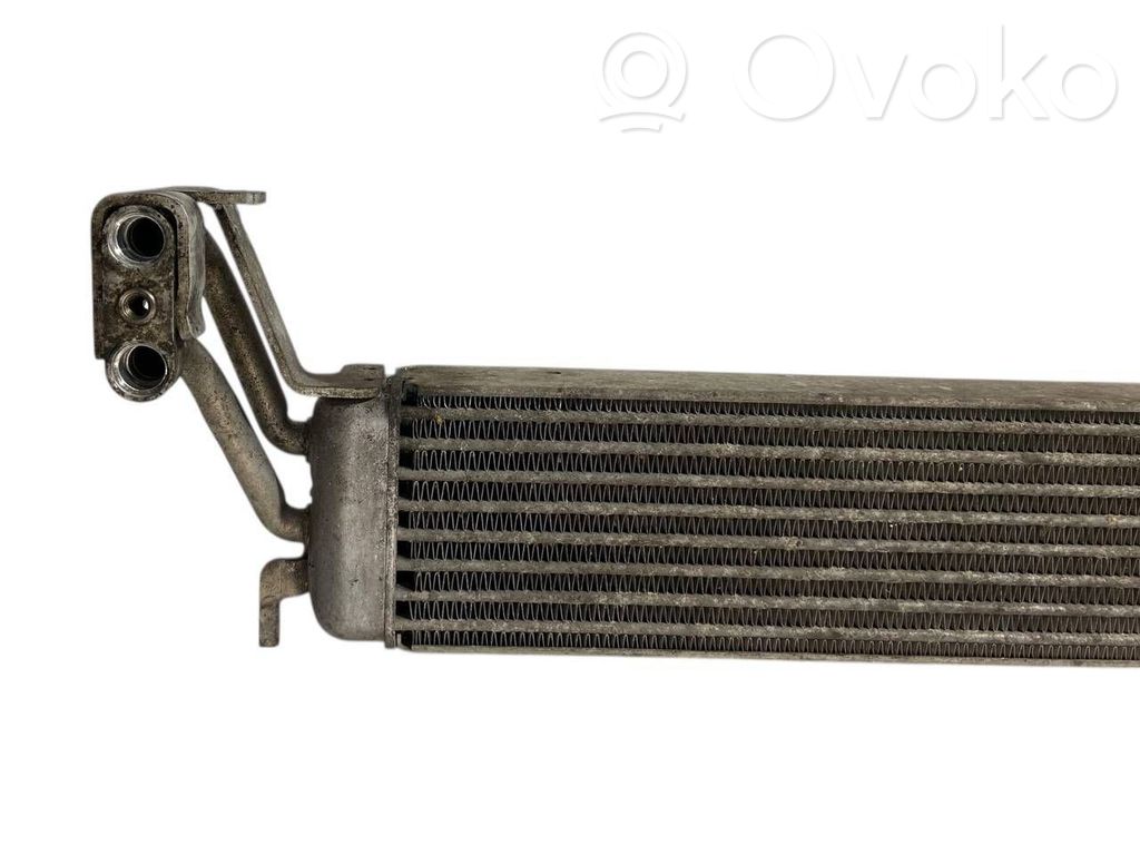 Dzinēja eļļas radiators