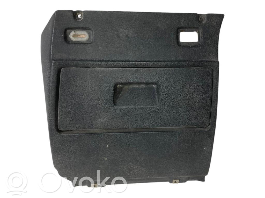 Front luggage compartment