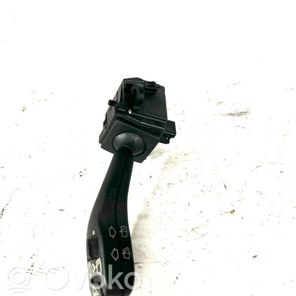 Stikla tīrītāju slēdzis