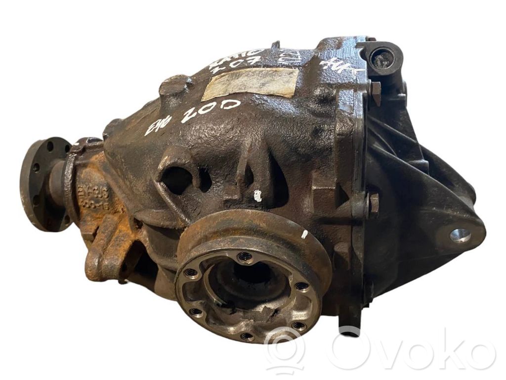 Aizmugurējais reduktors