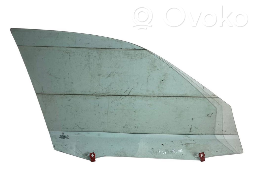 priekšējo durvju stikls (četrdurvju mašīnai)