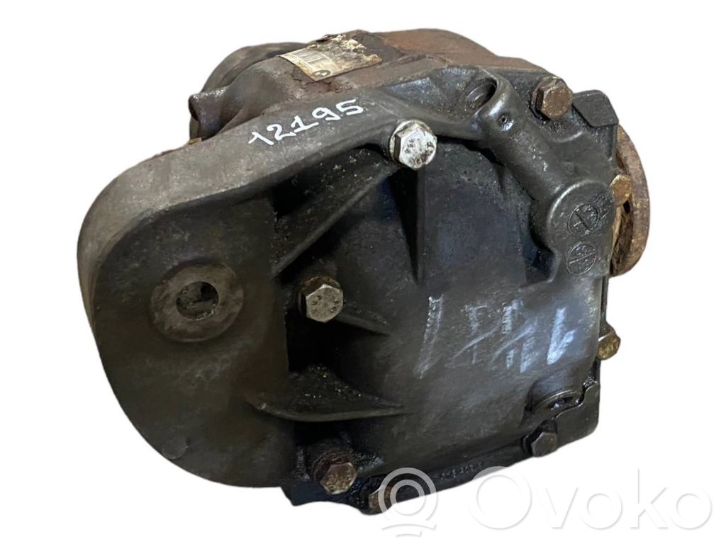 Aizmugurējais reduktors