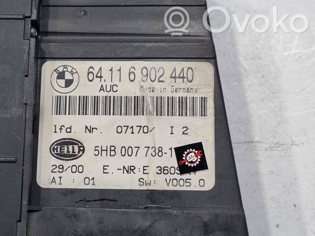 Air conditioning / climate control / interior heating control unit (in the passenger compartment)