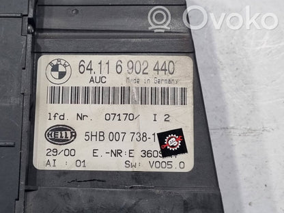 Air conditioning / climate control / interior heating control unit (in the passenger compartment)