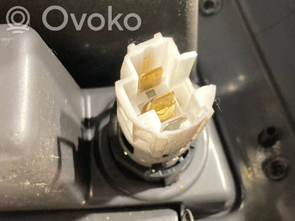 Ātrumu pārslēgšanas sviras dekoratīvā apdare (plastmasas)