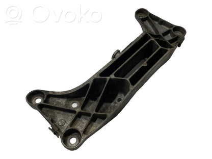 Transmission mounting bracket