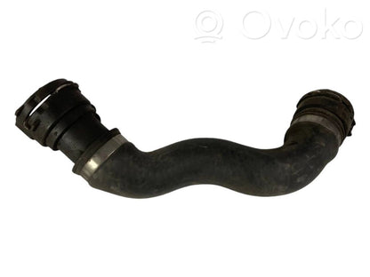 Caurulīte (-es) / šļūtene (-es)