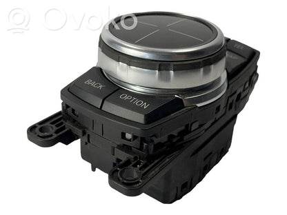 Multimediju kontrolieris