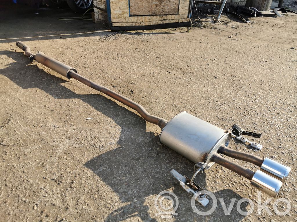 Aizmugurējais izpūtēja bundulis