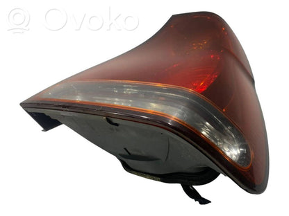 Aizmugurējais lukturis virsbūvē