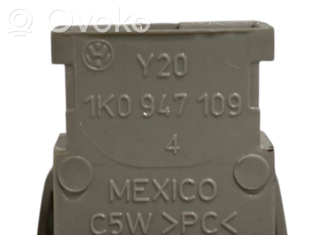 Cita veida salona apgaismojums