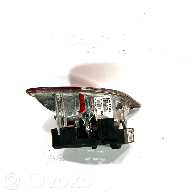 Taillight in the hood