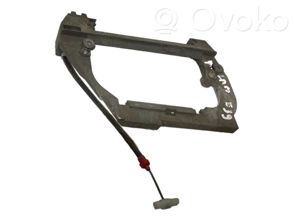 Aizmugurē turētājs / kronšteins ārējam atvēršanas rokturim