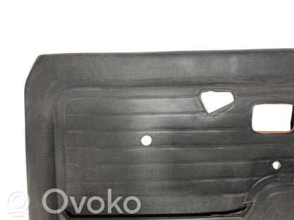 Priekšējo durvju apdare